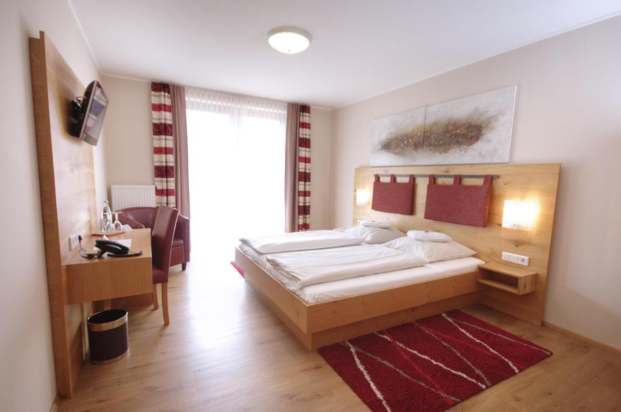 Da'Sporrer Hotel & Wirtshaus Neunburg vorm Wald Kültér fotó